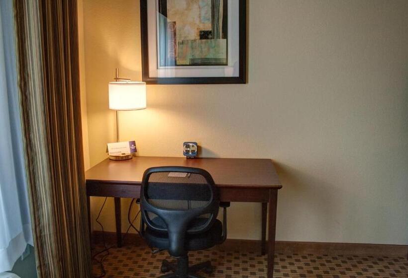 Номер Deluxe Кровать Кинг, Cobblestone Hotel And Suites   Jefferson