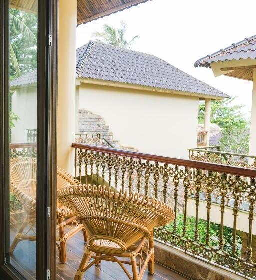 ویلای 2 خوابه با چشم‌انداز باغ, Coral Bay Resort