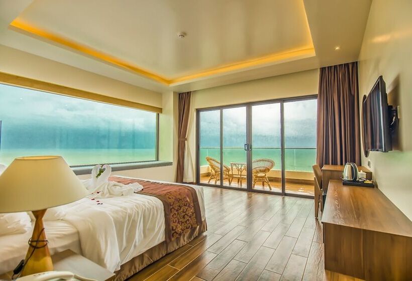 اتاق لوکس با چشم‌انداز دریا, Coral Bay Resort