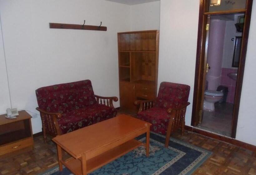 سوییت جونیور, Weygoss Guest House