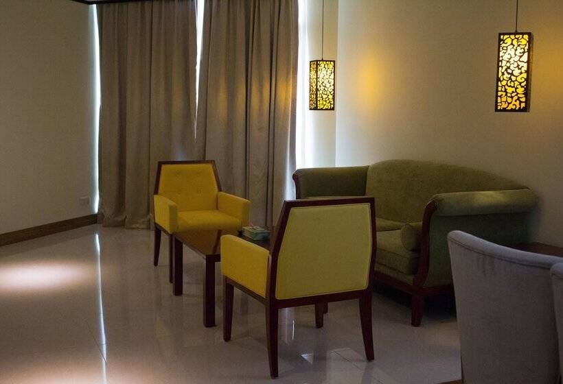 سوییت جونیور, Sayeman Beach Resort