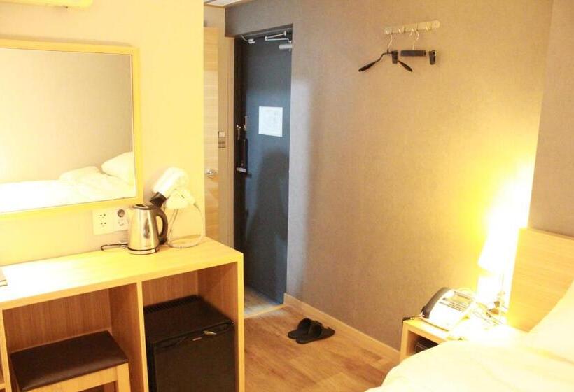 标准单人间, About Stay Seoul