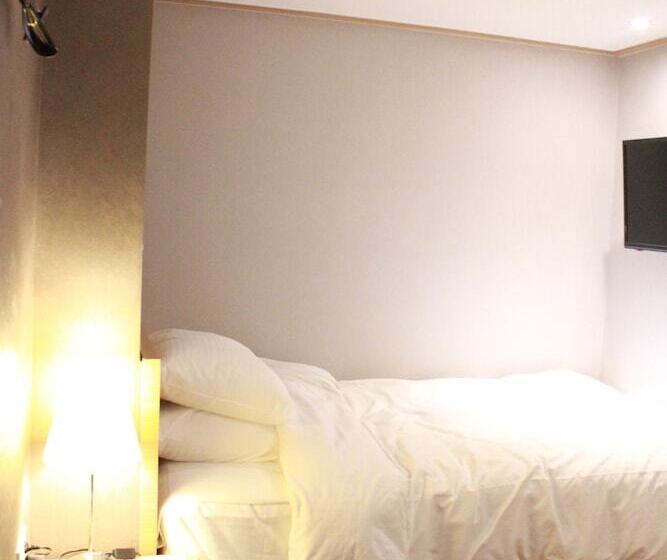 标准单人间, About Stay Seoul