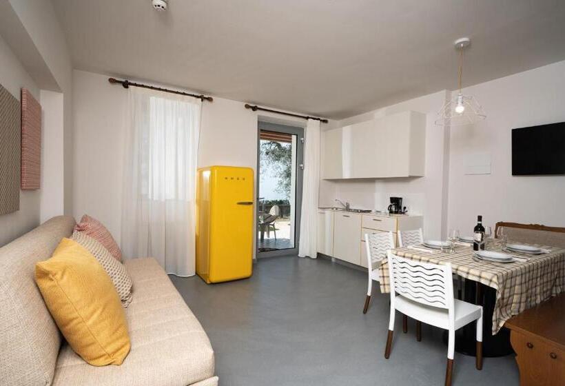 2 Bedroom Apartment with Views, Residence Arca