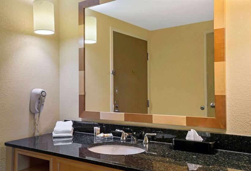 Номер Deluxe, La Quinta Inn & Suites By Wyndham Sunrise
