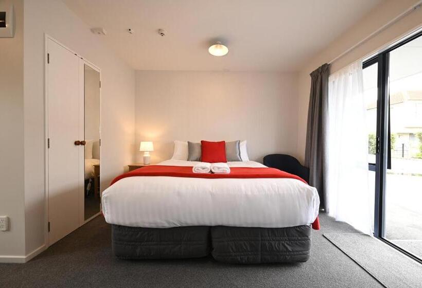 高级工作室, Riccarton Mall Motel