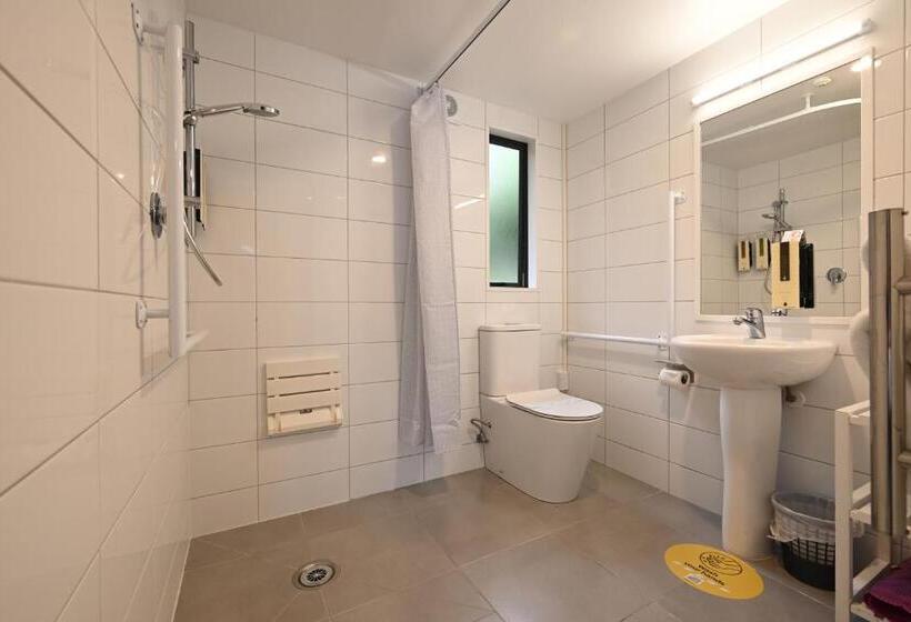 标准工作室, Riccarton Mall Motel