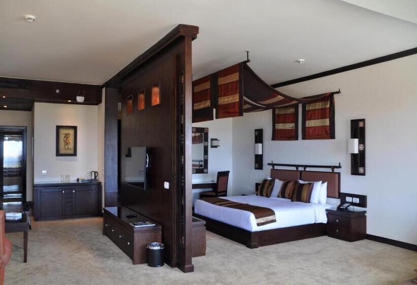 سوییت, Africana Hotel & Spa