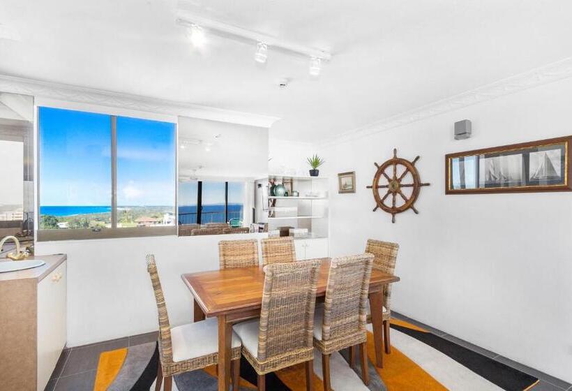 Апартаменты Deluxe 3 Спальни, Columbia Beachfront Apartments On Rainbow Bay