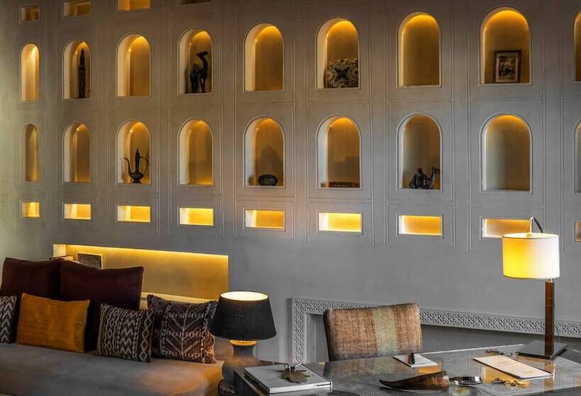سوئیت رویال, Karawan Riad