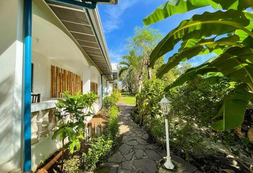 带1个卧室的带阳台的公寓, Lapu Lapu Cottages & Restaurant
