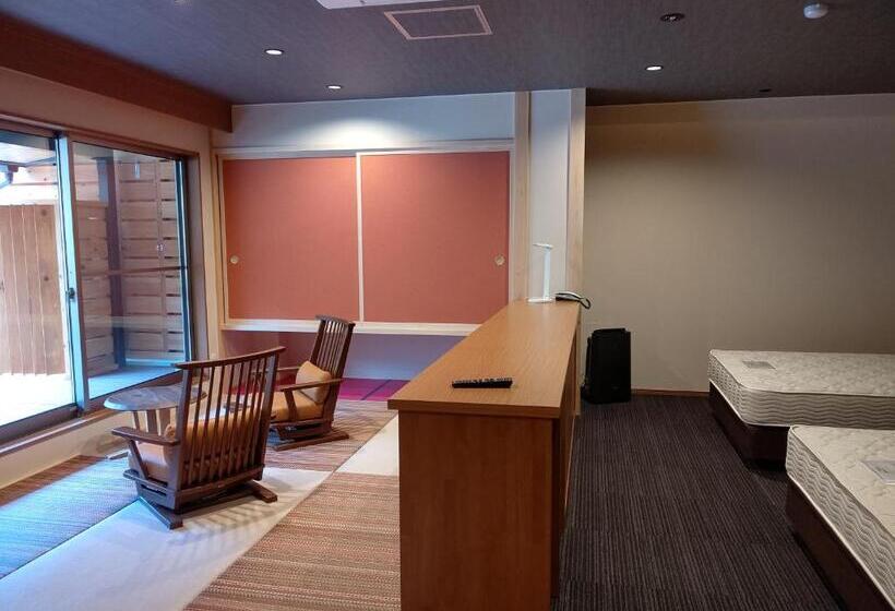 Deluxe room with river view, Shiobara Onsen Ryokan Kamiaizuya