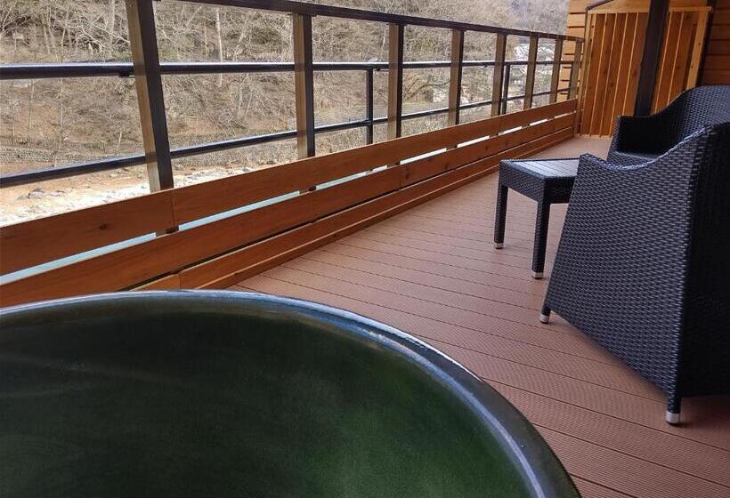 Deluxe room with river view, Shiobara Onsen Ryokan Kamiaizuya