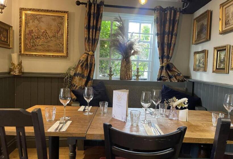 Номер Superior, The Old Talbot Hotel Milton Keynes