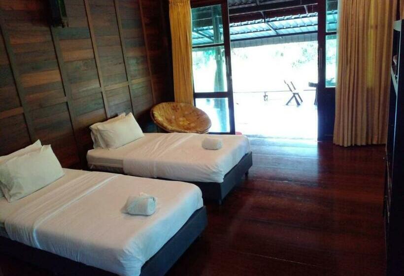 스위트, Baansuanleelawadee Resort Amphawa