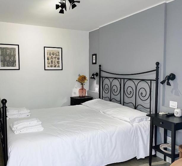 اتاق لوکس با چشم‌انداز باغ, Villa Volli Three Rooms
