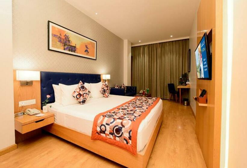 Номер Superior Кровать Кинг, Surestay By Best Western Model Town Amritsar