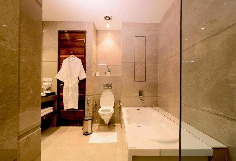 Люкс, Surestay By Best Western Model Town Amritsar