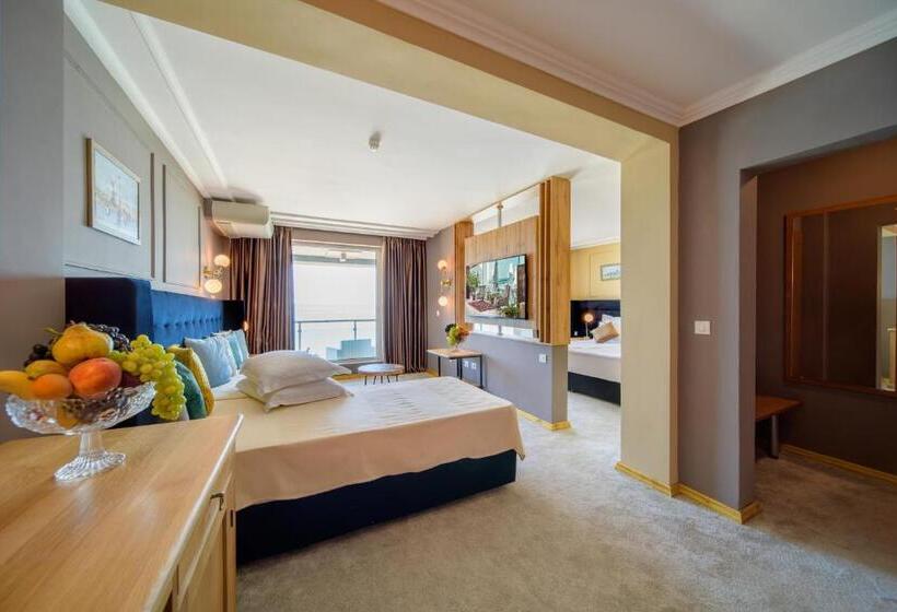 Семейный Номер Вид на Море, Marina Hotel, Sunny Day