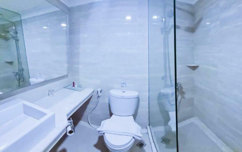Номер Deluxe, Grand Inna Samudra Beach