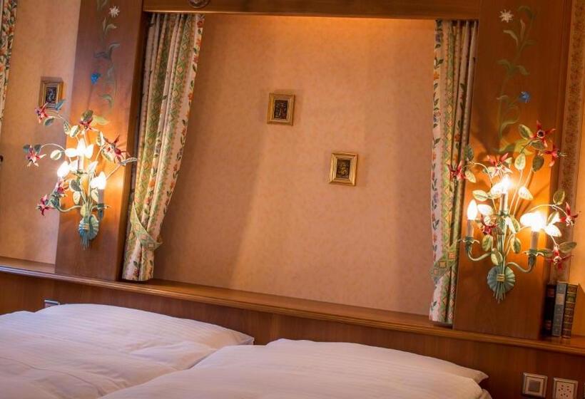 Номер Deluxe, Olympia