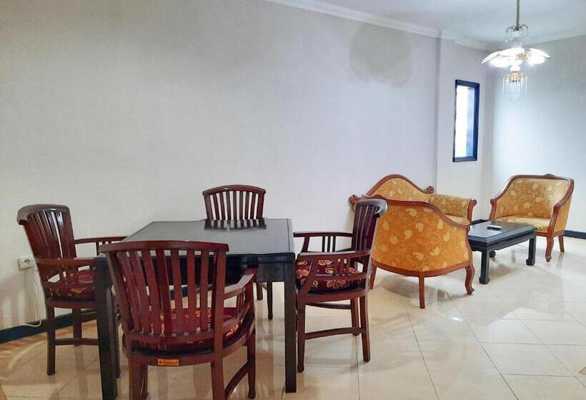 Номер Deluxe Кровать Кинг, Sofia Juanda Surabaya