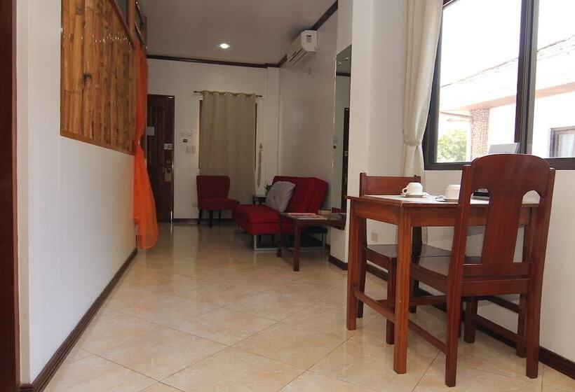 اتاق لوکس, Greenyard Inn