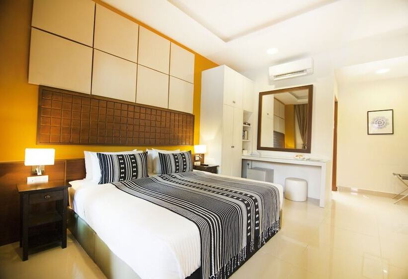 اتاق لوکس با چشم‌انداز استخر, Palette Telaga Terrace Boutique Resort
