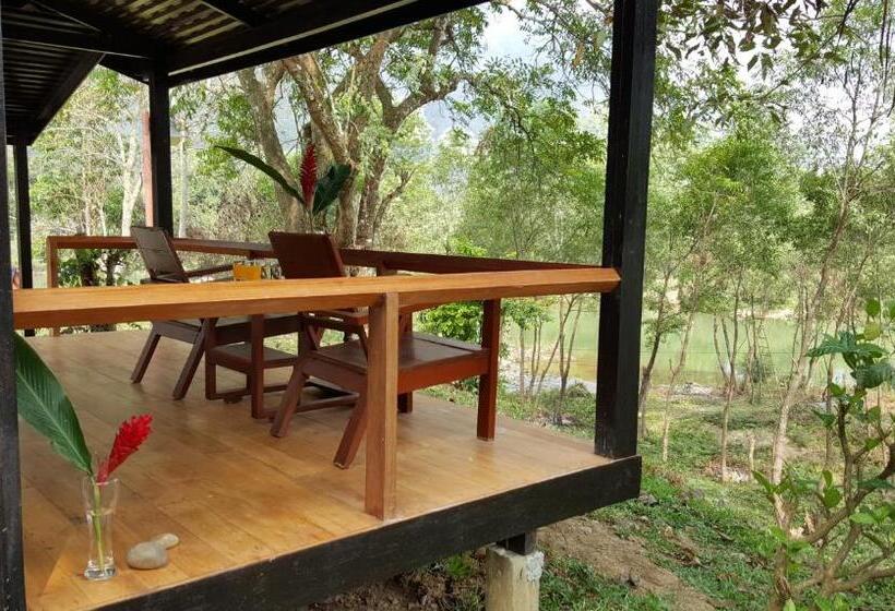 디럭스 방갈로, Vang Vieng Eco Lodge