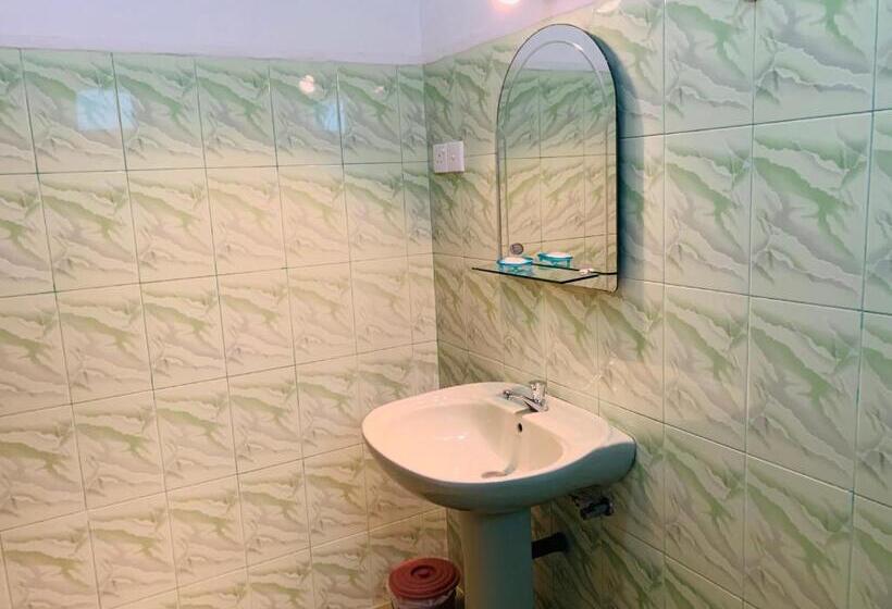Номер Стандарт, Sam's Guest House