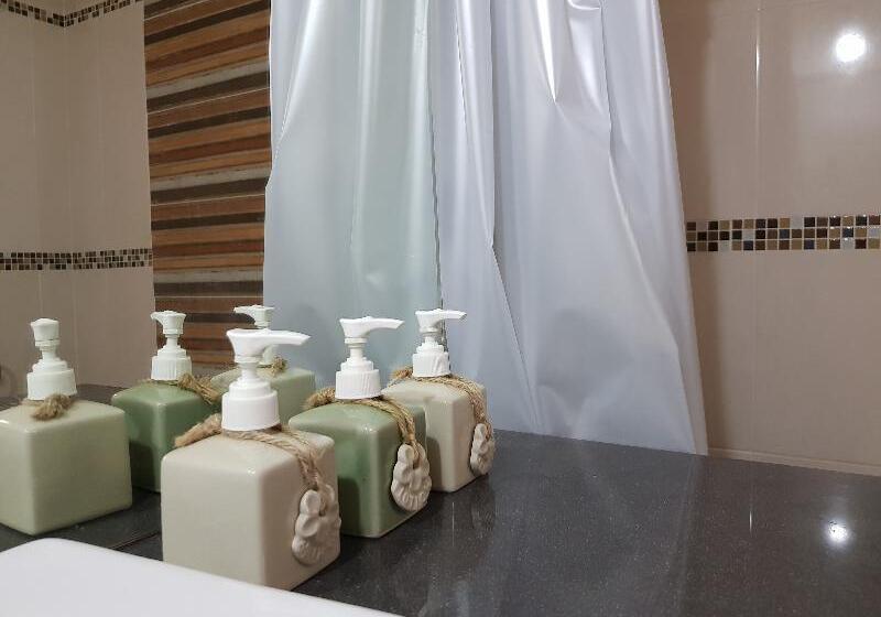 استودیوی استاندارد, Papai Country Lodge Sha