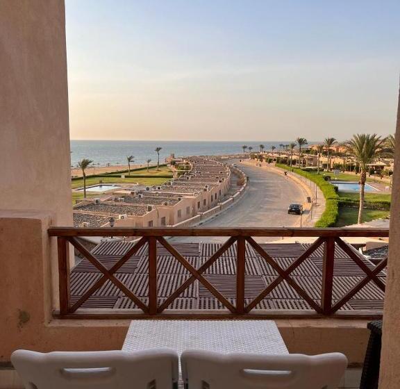 آپارتمان 1 خوابه با چشم‌انداز دریا, Stella Di Mare , Sea View ,el Ain El Sokhna , For Families Only