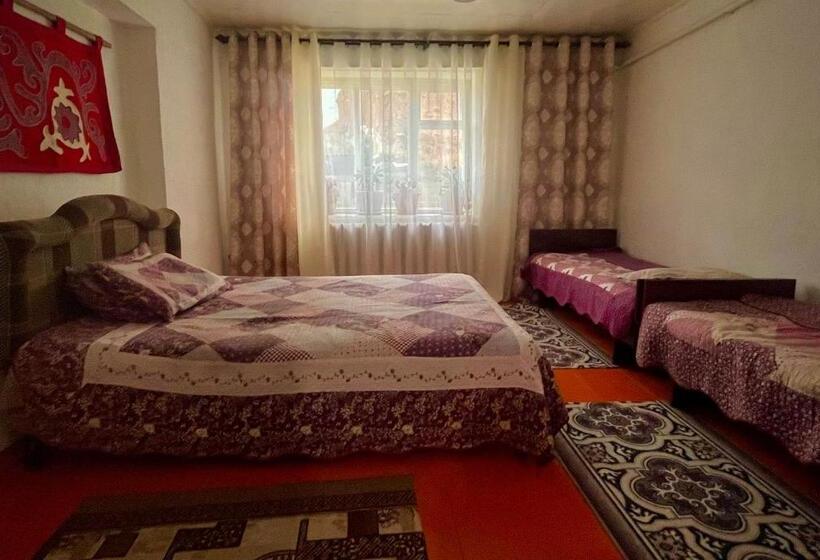 اتاق استاندارد چهار تخته, Anar Guest House