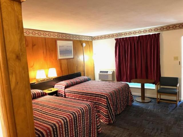 デラックスルーム, Benton Motel