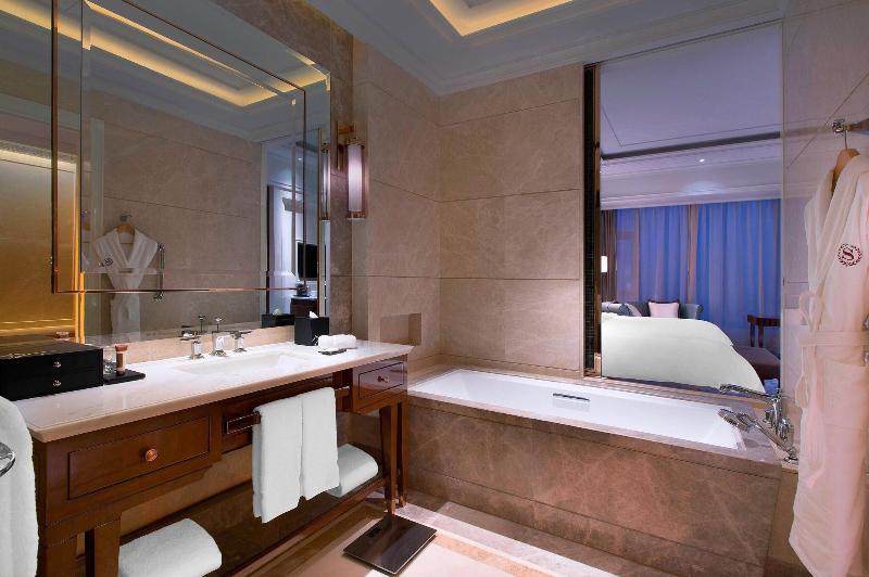 Номер Клуб, Sheraton Grand Wuhan Hankou