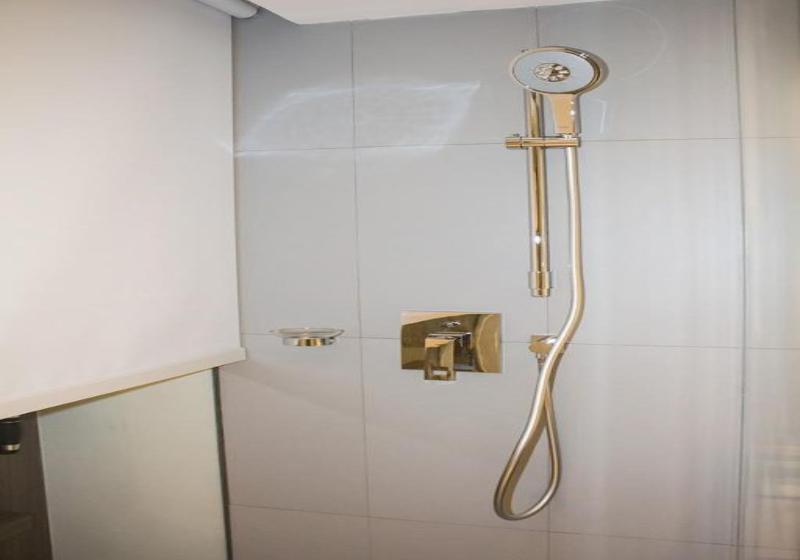 디럭스 룸 킹사이즈 침대, Novotel Bali Ngurah Rai Airport