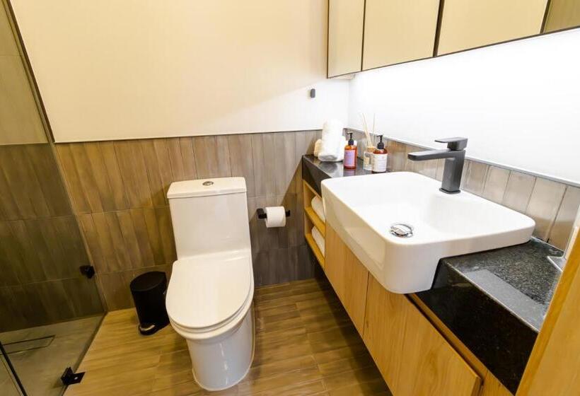 Deluxe Studio, Mutuo Vive