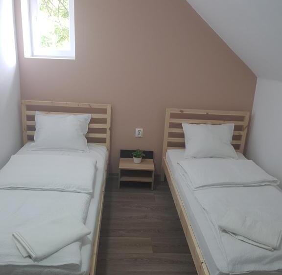 Номер Стандарт, Garden Vendégház