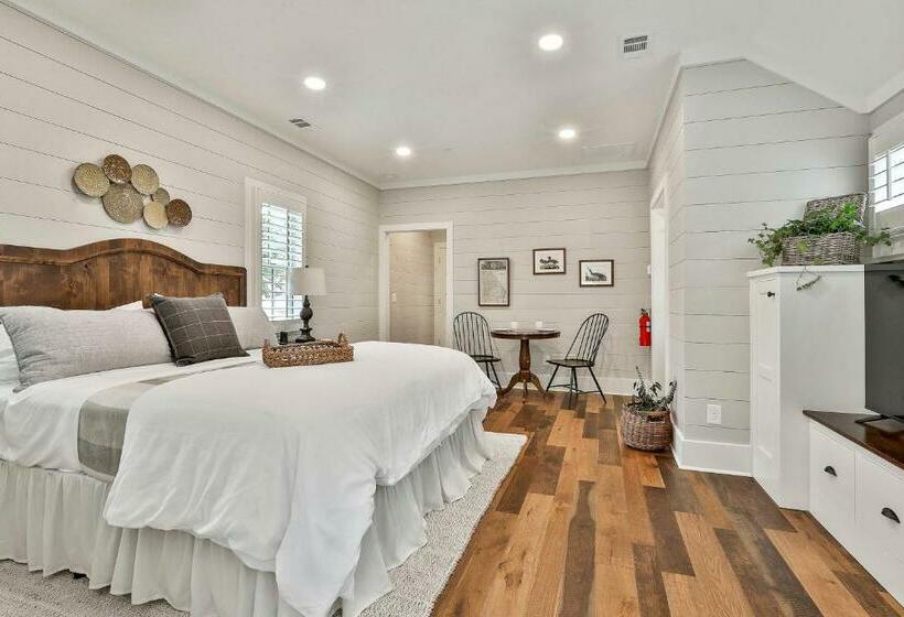 스위트 킹사이즈 침대, The Cottages At Laurel Brooke