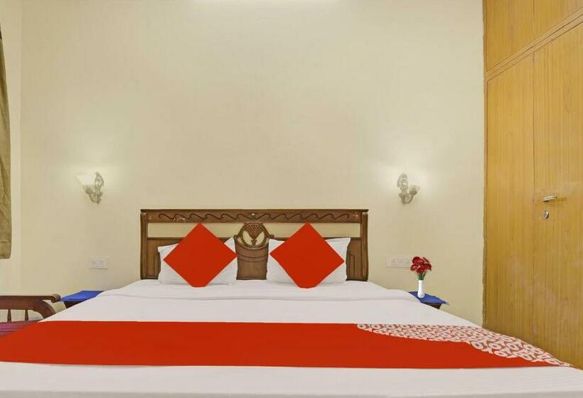 Трехместный Номер Классика, Flagship Hotel Kartikey Stays