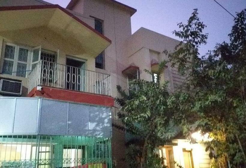 Номер Deluxe, Goroomgo Salt Lake Palace Kolkata