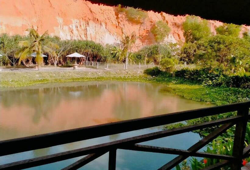 اتاق استاندارد چهارنفره با چشم‌انداز باغ, Vita Garden Homestay