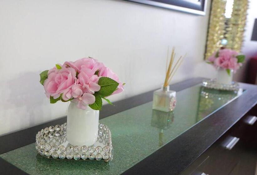 1침실 펜트하우스 아파트, Beautiful Penthouse Condo With Stunning Views Of Both Ocean And City