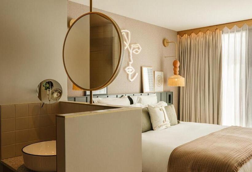 Classic room with balcony, Bloom House Hôtel & Spa