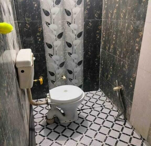 Трехместный Номер Классика, Spot On Deepanshi Guest House
