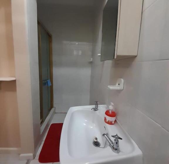 Дом 4 Спальни, The Family And Prayer Guesthouse