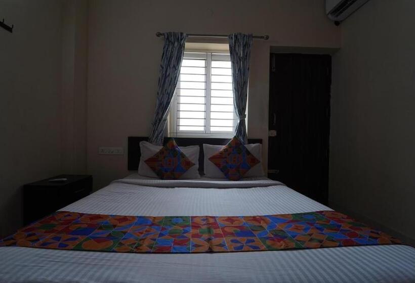 اتاق استاندارد با بالکن, Vangal Nest Peelamedu Psg Stay