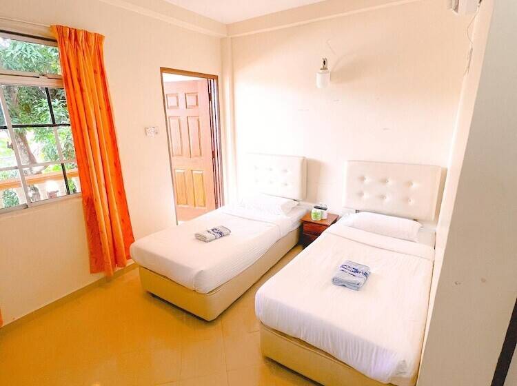 اتاق سوپریور, Amzar Motel Cenang