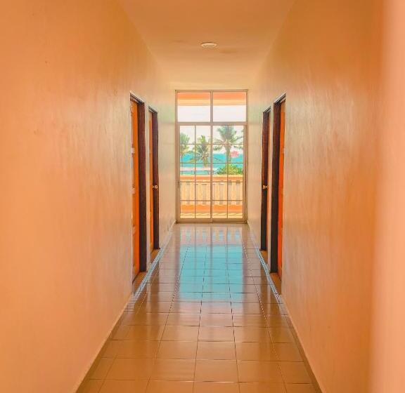 اتاق لوکس, Amzar Motel Cenang