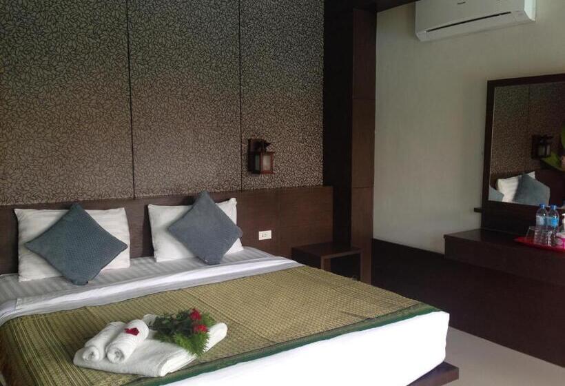 Номер Deluxe Вид на Бассейн, Khum Laanta Resort   Sha Extra Plus